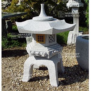 stone lantern yukimi gata 150 cm wooden window