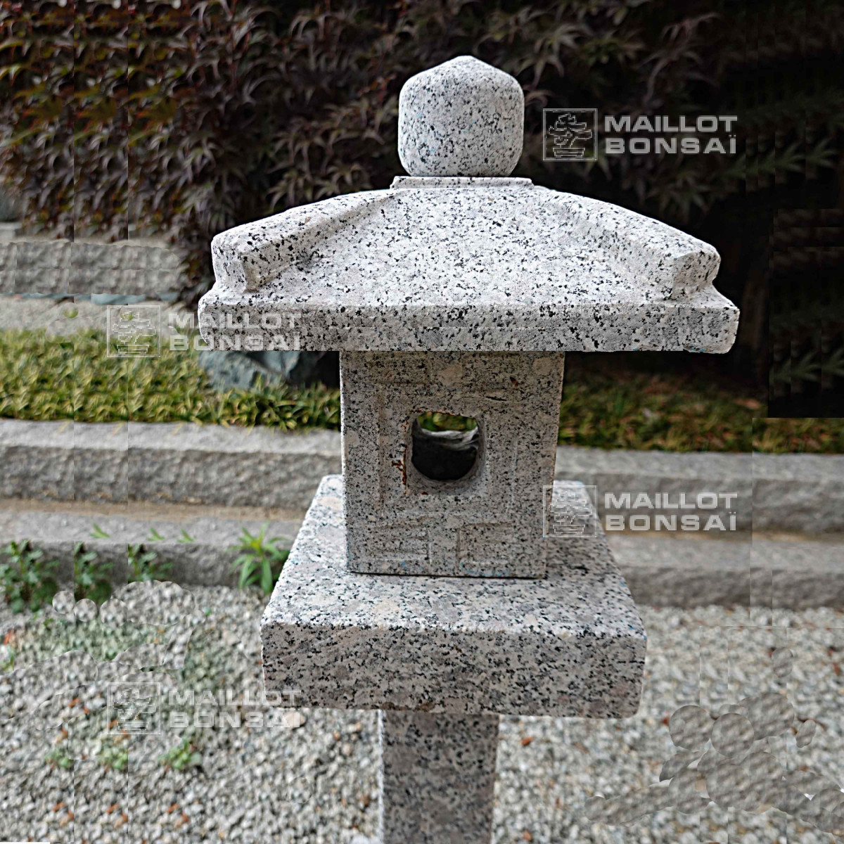 Stone lantern
