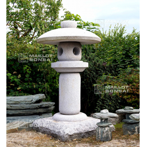 stone-lantern-250-cm