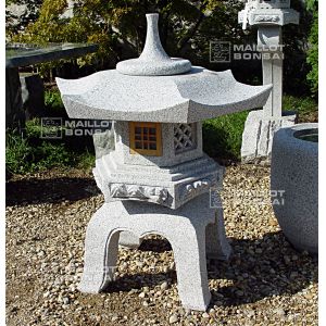 stone-lantern-yukimi-gata-80-cm-wooden-window