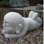 Bébé couché en granite jizo bosatsu