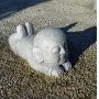 Bébé couché en granite jizo bosatsu